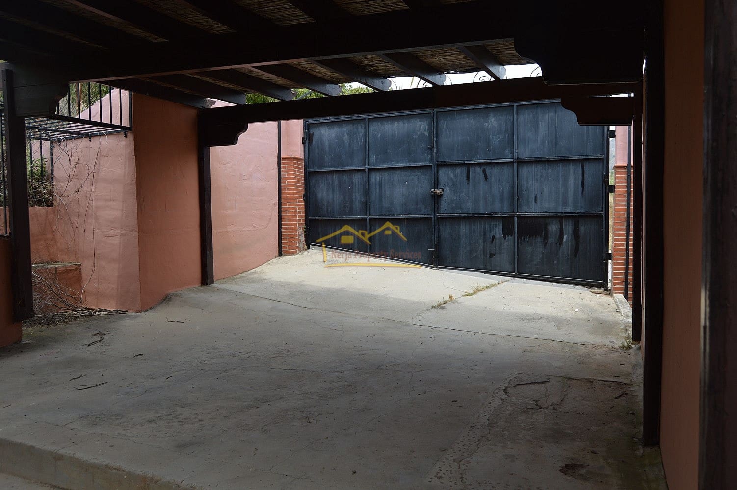 3 sypialnia Finka/Dom wiejski na sprzedaż w Nerja z basenem garażem - 995 000 € (Ref: 4452474)