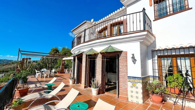 6 soverom Villa til salgs i Frigiliana med svømmebasseng garasje - € 1 200 000 (Ref: 4452515)