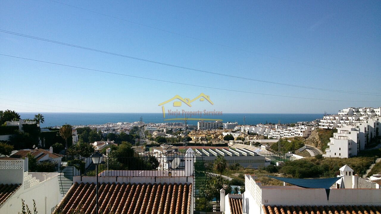 2 soveværelse Lejlighed til salg i Nerja med swimmingpool garage - € 327.000 (Ref: 4452530)