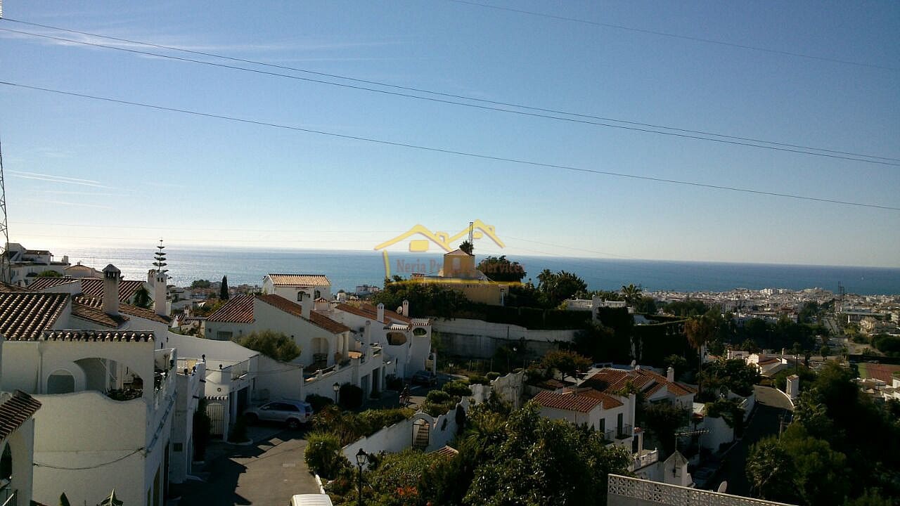 2 soveværelse Lejlighed til salg i Nerja med swimmingpool garage - € 327.000 (Ref: 4452530)