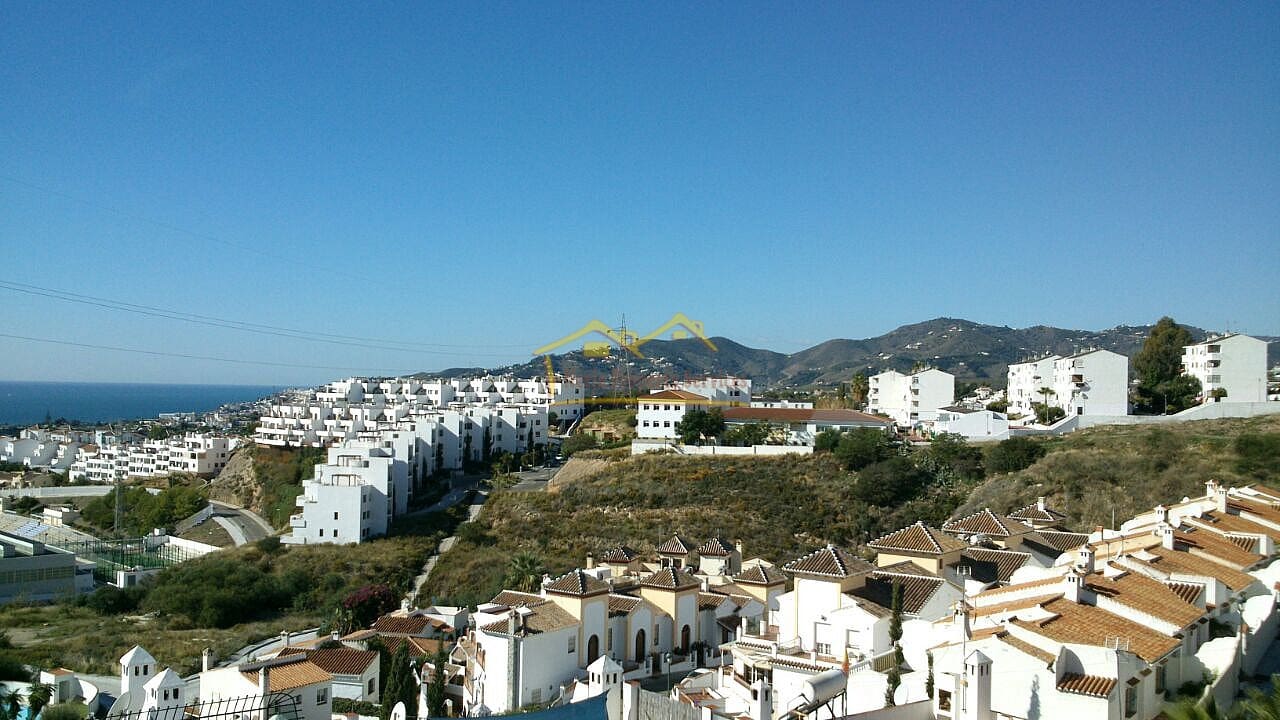 2 soveværelse Lejlighed til salg i Nerja med swimmingpool garage - € 327.000 (Ref: 4452530)