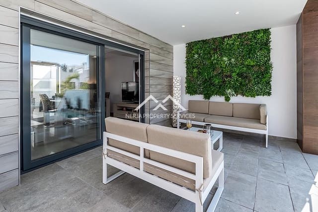 3 quarto Casa em Banda para arrendar em Centro, Nerja com piscina - 2 100 € (Ref: 4452538)