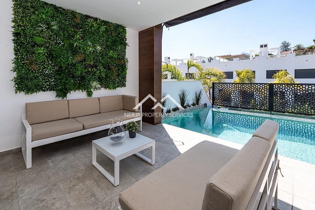 3 quarto Casa em Banda para arrendar em Nerja com piscina - 2 100 € (Ref: 4452538)