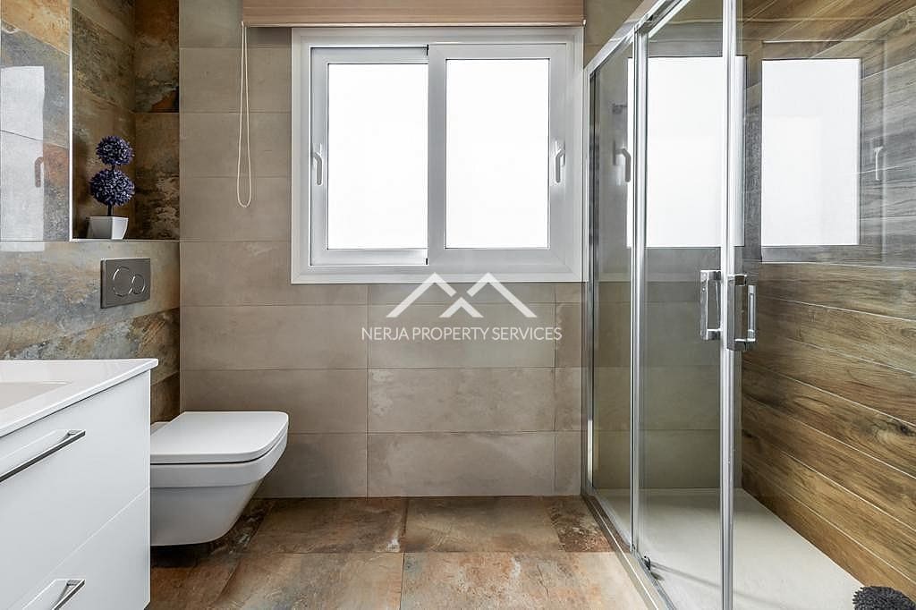 3 quarto Casa em Banda para arrendar em Nerja com piscina - 2 100 € (Ref: 4452538)