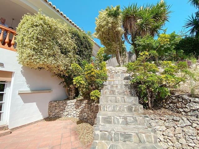 3 quarto Moradia para arrendar em Frigiliana com piscina garagem - 2 500 € (Ref: 4734950)