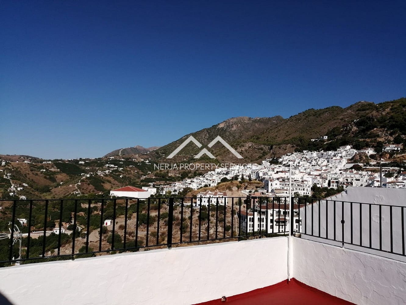 5 bedroom Townhouse for rent in Frigiliana - € 900 (Ref: 4786636)