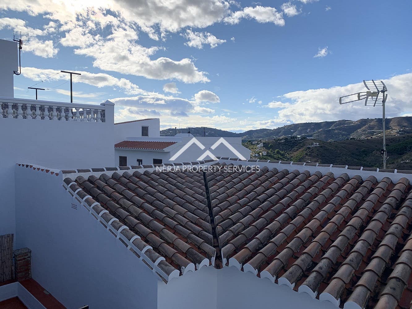 5 bedroom Townhouse for rent in Frigiliana - € 900 (Ref: 4786636)