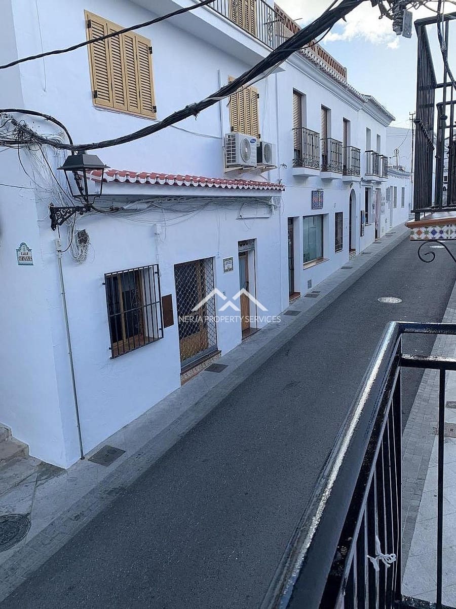 5 bedroom Townhouse for rent in Frigiliana - € 900 (Ref: 4786636)