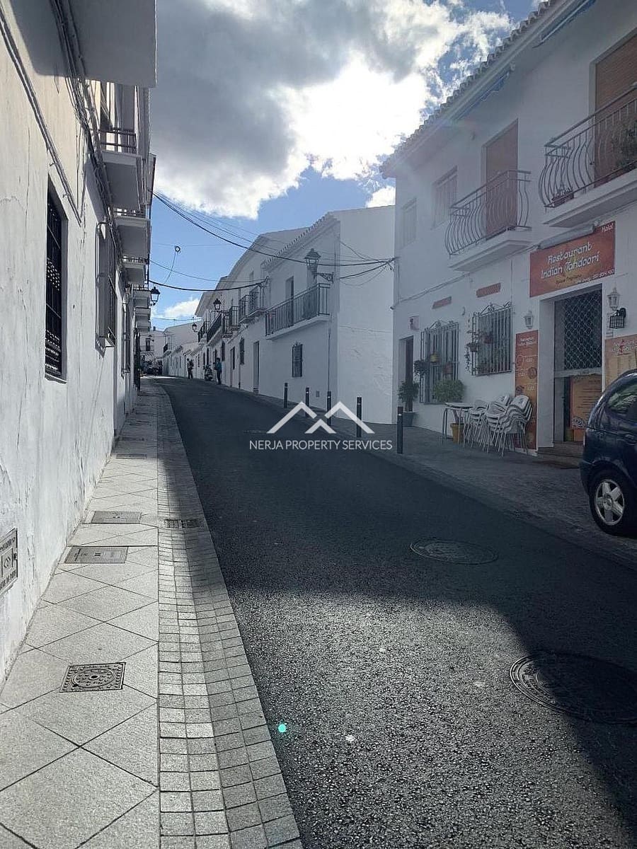 5 bedroom Townhouse for rent in Frigiliana - € 900 (Ref: 4786636)