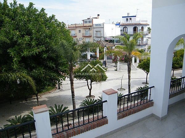 3 makuuhuone Huoneisto vuokrattavana paikassa Centro, Nerja - 1 100 € (Ref: 4815423)
