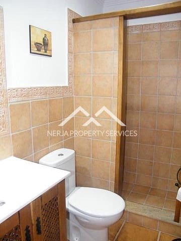 3 makuuhuone Huvila vuokrattavana paikassa Centro, Nerja mukana uima-altaan - 1 800 € (Ref: 4949739)