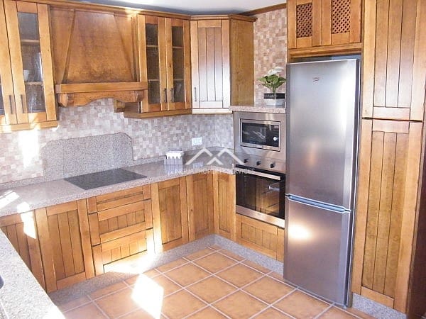 3 makuuhuone Huvila vuokrattavana paikassa Centro, Nerja mukana uima-altaan - 1 800 € (Ref: 4949739)