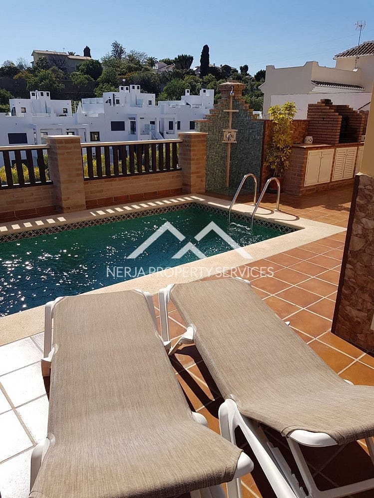 3 makuuhuone Huvila vuokrattavana paikassa Nerja mukana uima-altaan - 1 800 € (Ref: 4949739)