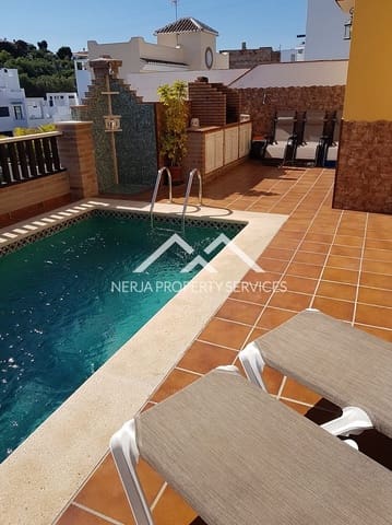 3 makuuhuone Huvila vuokrattavana paikassa Centro, Nerja mukana uima-altaan - 1 800 € (Ref: 4949739)