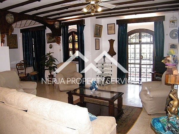 2 sovrum Villa att hyra i Nerja med pool garage - 1 600 € (Ref: 5058383)