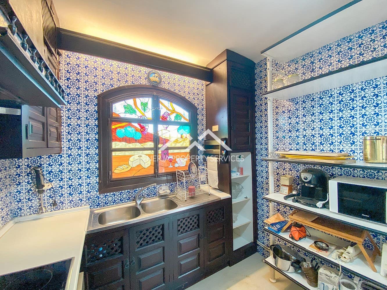 2 bedroom Villa for rent in Nerja with pool garage - € 1,600 (Ref: 5058383)