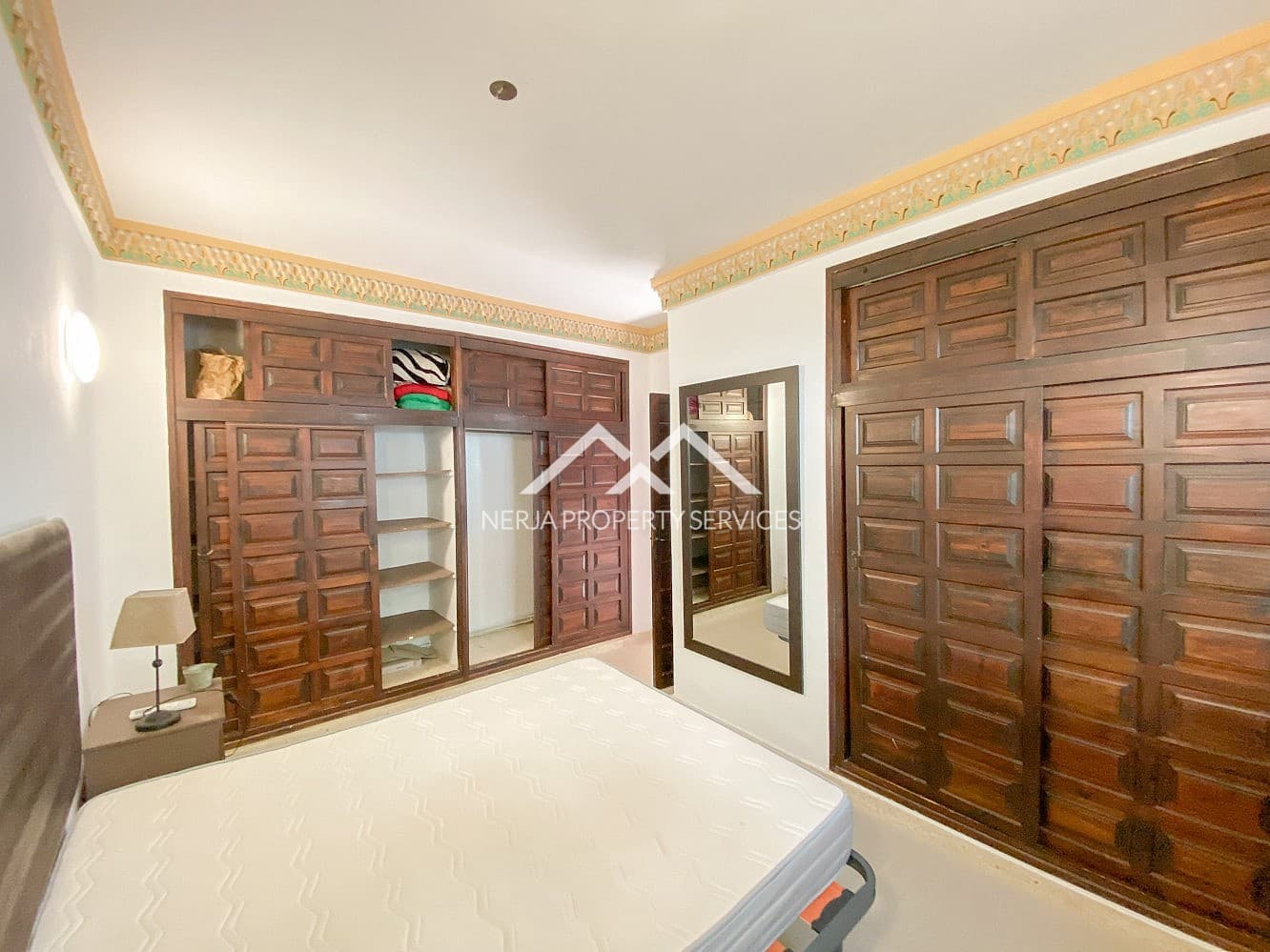 2 bedroom Villa for rent in Nerja with pool garage - € 1,600 (Ref: 5058383)