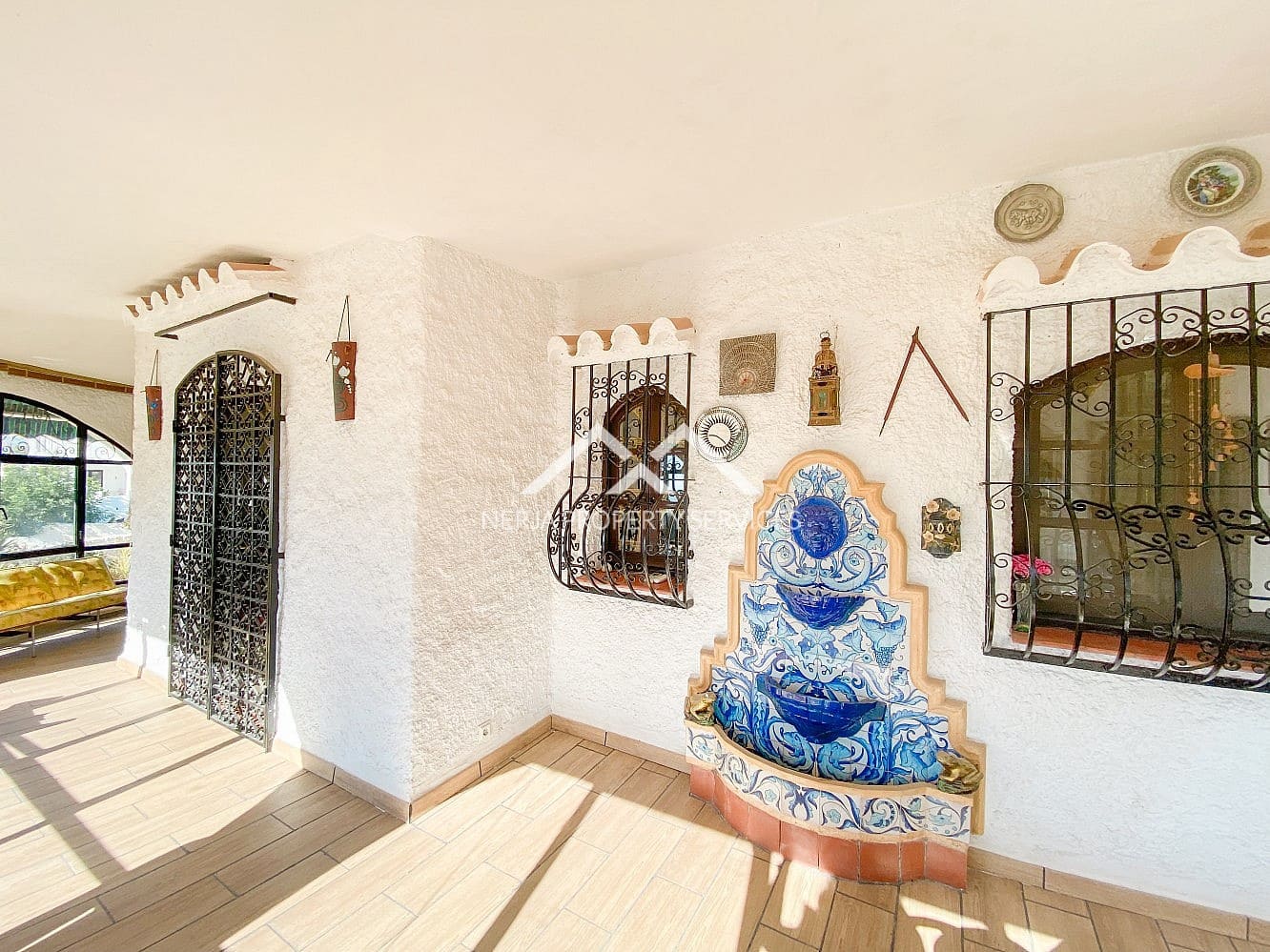 2 bedroom Villa for rent in Nerja with pool garage - € 1,600 (Ref: 5058383)