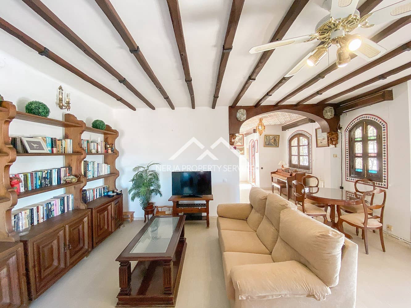 2 bedroom Villa for rent in Nerja with pool garage - € 1,600 (Ref: 5058383)