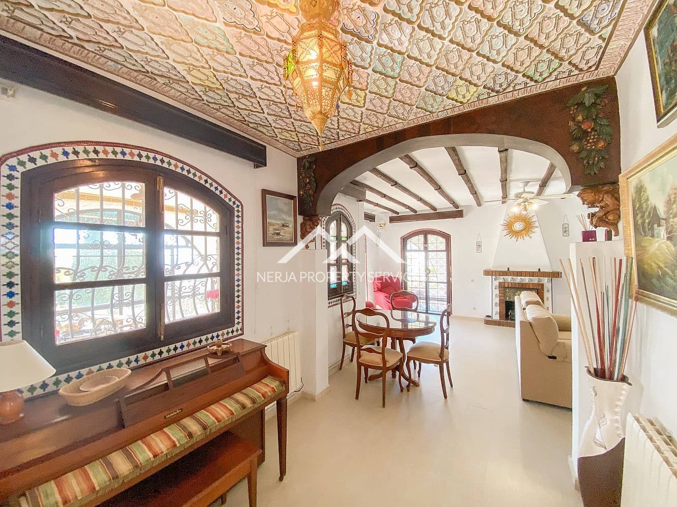 2 bedroom Villa for rent in Nerja with pool garage - € 1,600 (Ref: 5058383)