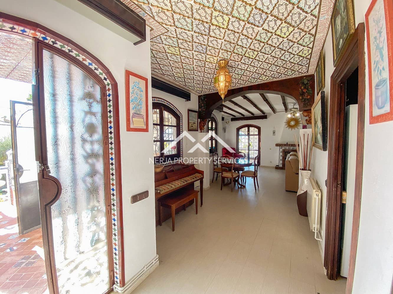 2 bedroom Villa for rent in Nerja with pool garage - € 1,600 (Ref: 5058383)