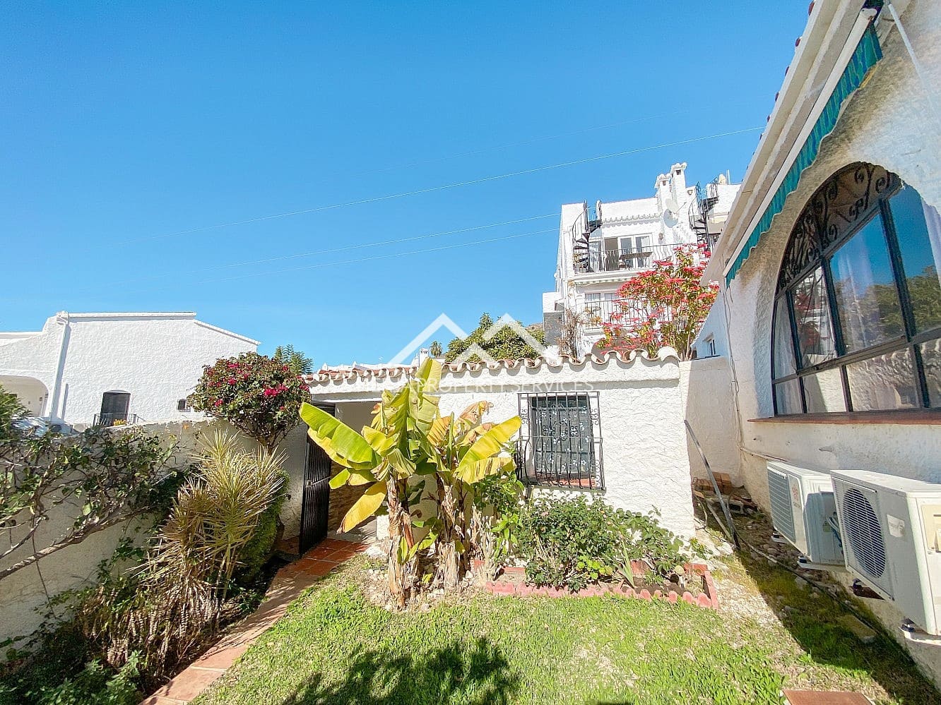 2 bedroom Villa for rent in Nerja with pool garage - € 1,600 (Ref: 5058383)