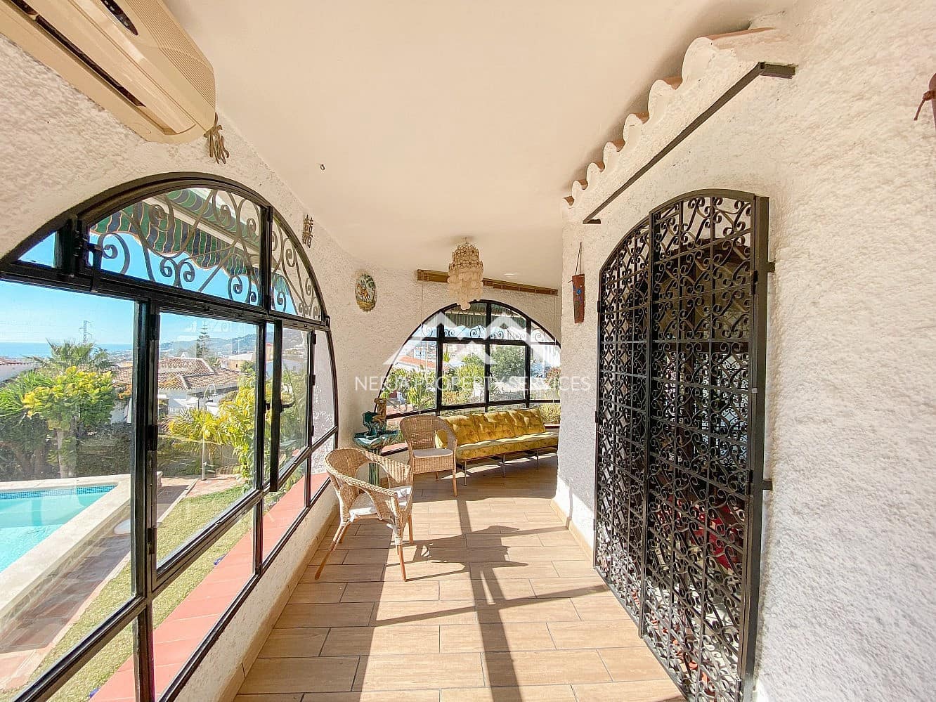 2 bedroom Villa for rent in Nerja with pool garage - € 1,600 (Ref: 5058383)