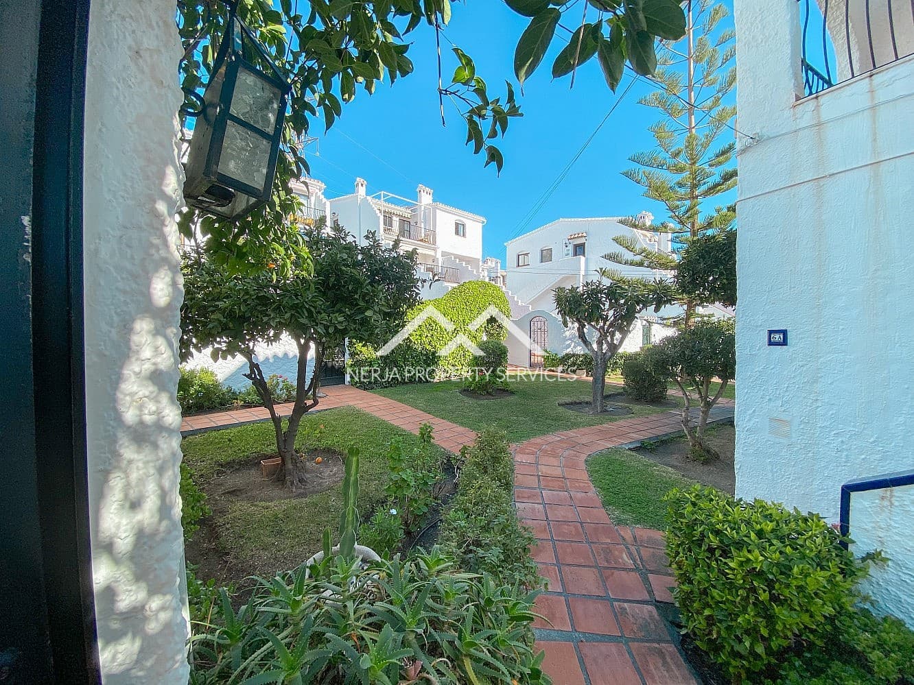 2 bedroom Villa for rent in Nerja with pool garage - € 1,600 (Ref: 5058383)