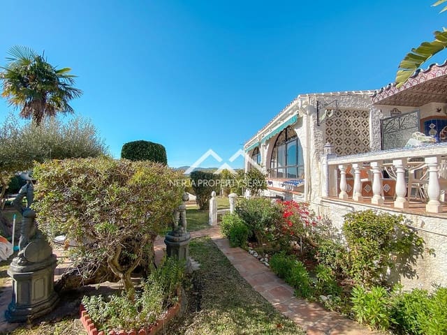 2 soverom Villa til leie i Centro, Nerja med svømmebasseng garasje - € 1 600 (Ref: 5058383)