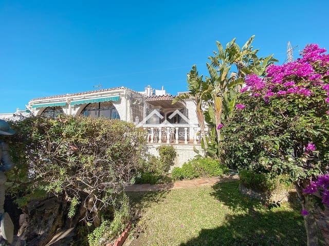 2 soverom Villa til leie i Centro, Nerja med svømmebasseng garasje - € 1 600 (Ref: 5058383)