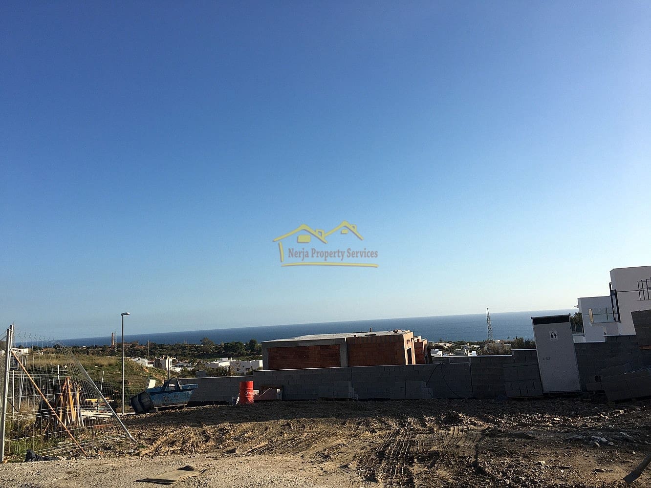 Grunde uden byggetilladelser til salg i Nerja - € 265.000 (Ref: 5843324)