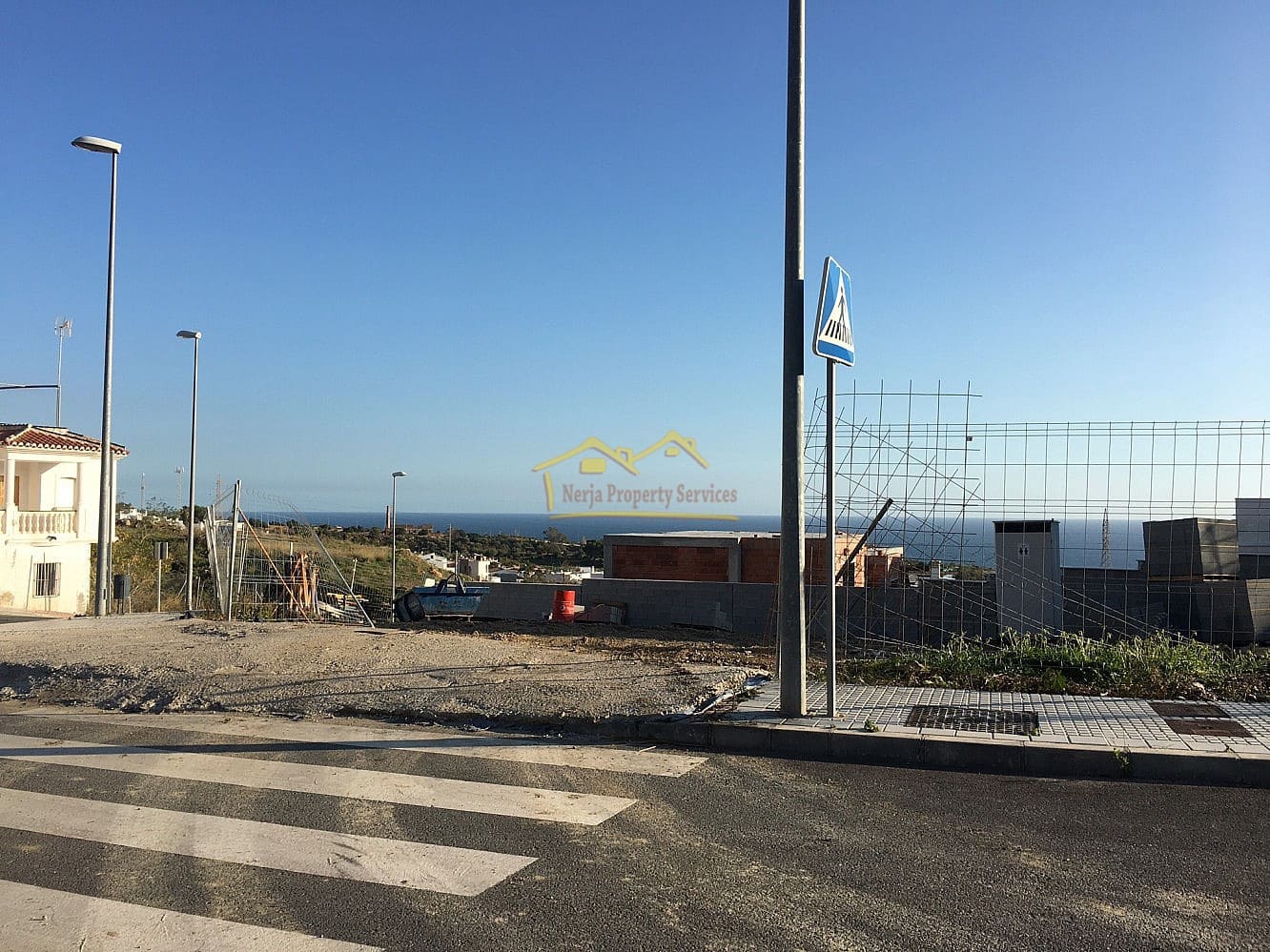 Grunde uden byggetilladelser til salg i Nerja - € 265.000 (Ref: 5843324)