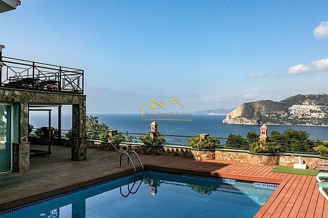 7 bedroom Villa for sale in La Herradura, Almuñécar with pool - € 2,500,000 (Ref: 6266764)