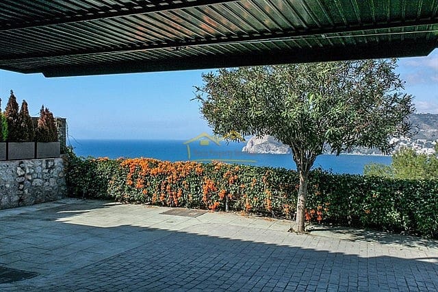 7 bedroom Villa for sale in La Herradura with pool - € 2,500,000 (Ref: 6266764)
