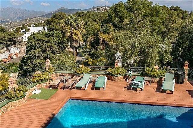 7 bedroom Villa for sale in La Herradura with pool - € 2,500,000 (Ref: 6266764)