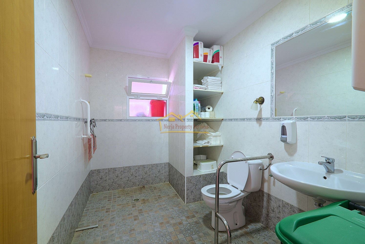 12 soveværelse Villa til salg i Almayate med garage - € 650.000 (Ref: 6588524)