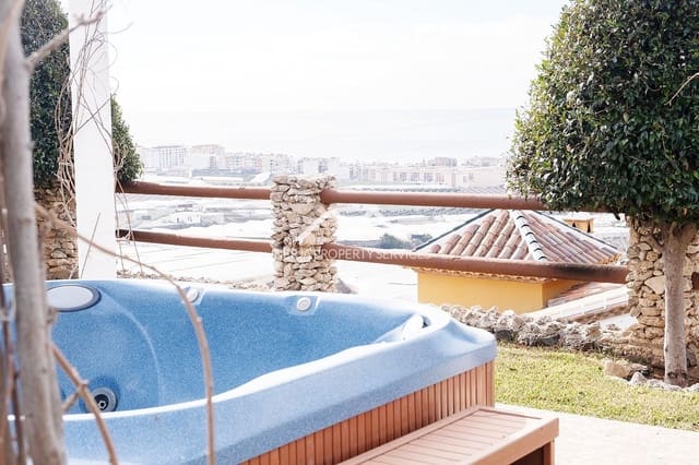 3 sypialnia Willa na sprzedaż w El Peñoncillo, Torrox - 675 000 € (Ref: 6639705)