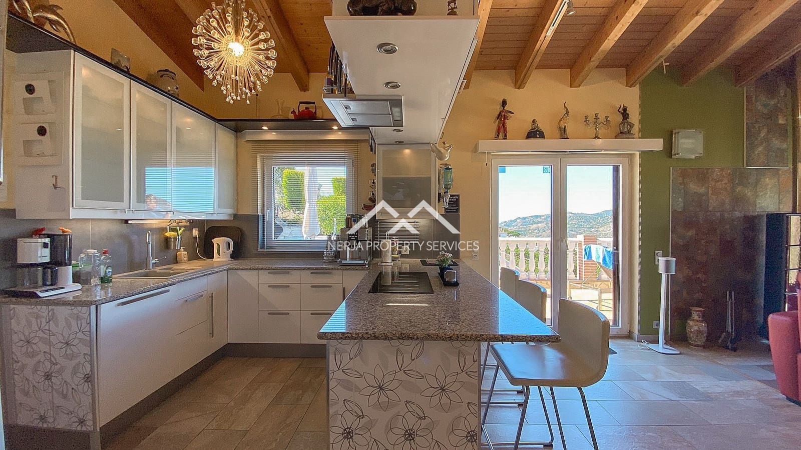 4 soveværelse Villa til salg i Frigiliana med swimmingpool garage - € 780.000 (Ref: 6905407)