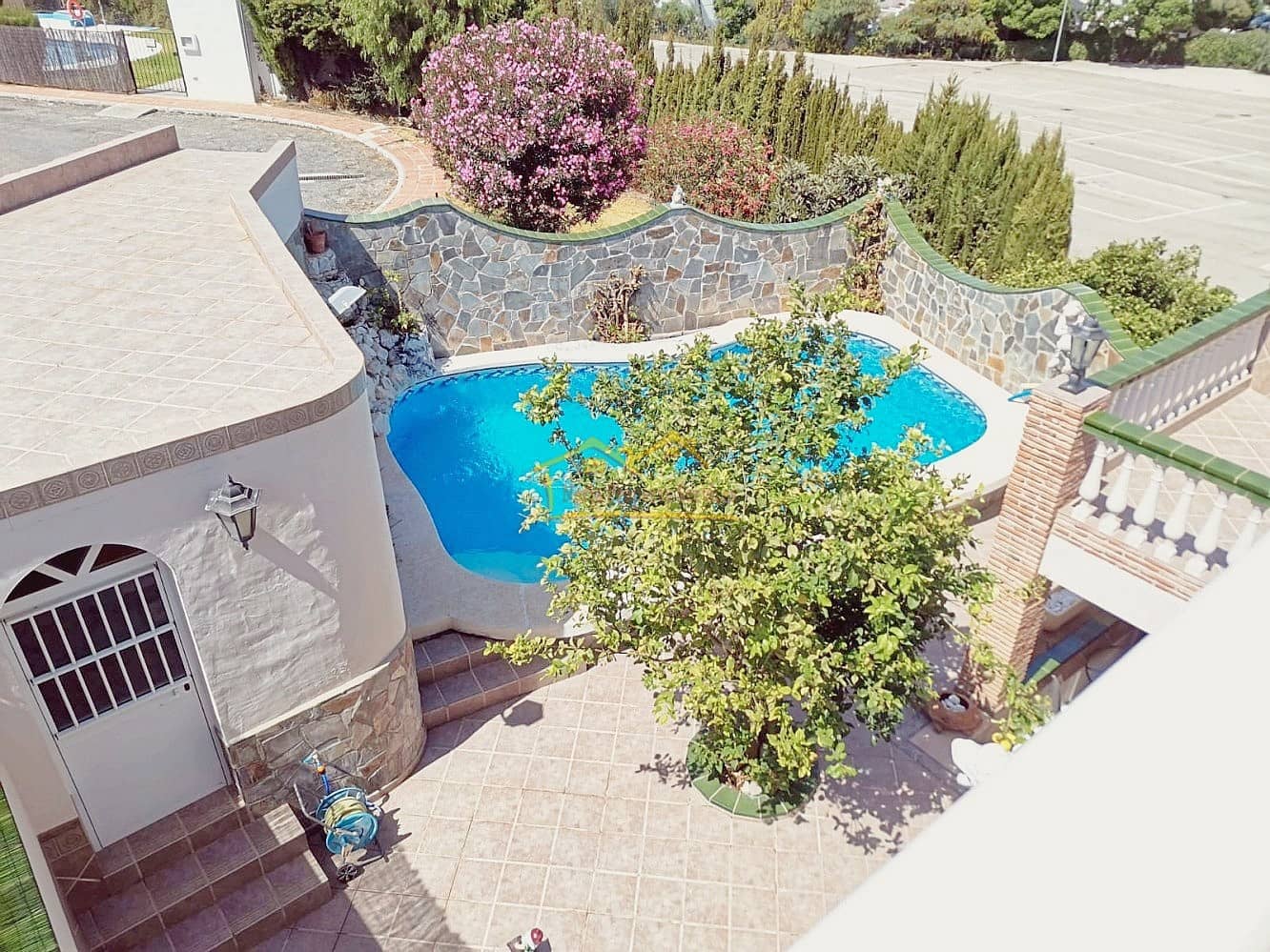 4 soveværelse Villa til salg i Nerja med swimmingpool garage - € 510.000 (Ref: 7051710)