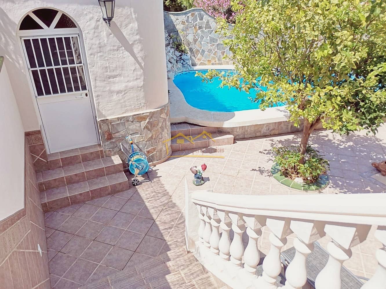 4 soveværelse Villa til salg i Nerja med swimmingpool garage - € 510.000 (Ref: 7051710)