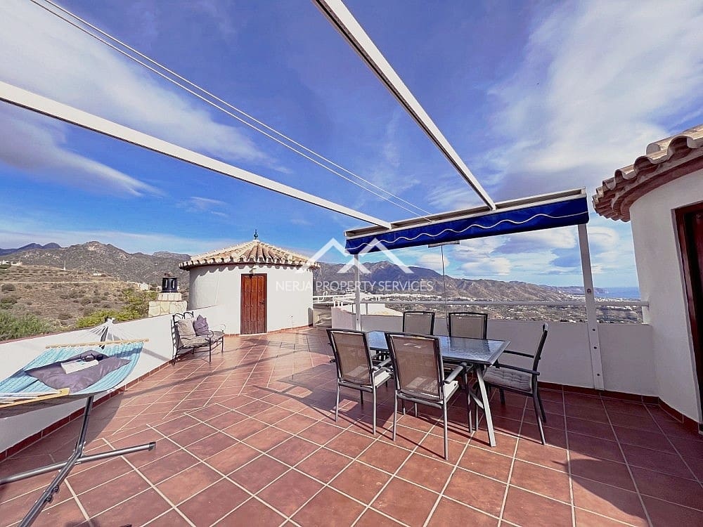 5 bedroom Villa for sale in Torrox with pool garage - € 575,000 (Ref: 7261198)