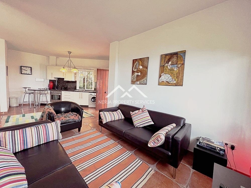 5 bedroom Villa for sale in Torrox with pool garage - € 575,000 (Ref: 7261198)