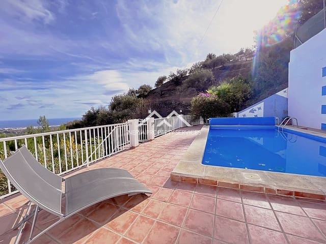 5 quarto Moradia para venda em Torrox Pueblo, Torrox com piscina garagem - 575 000 € (Ref: 7261198)