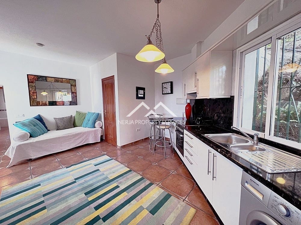 5 bedroom Villa for sale in Torrox with pool garage - € 575,000 (Ref: 7261198)