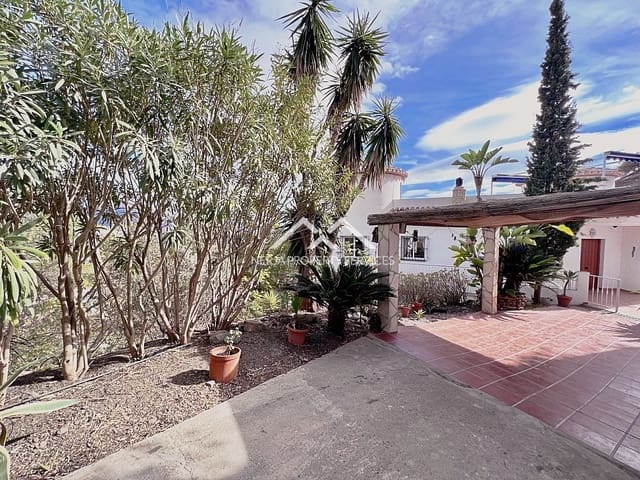 5 quarto Moradia para venda em Torrox Pueblo, Torrox com piscina garagem - 575 000 € (Ref: 7261198)