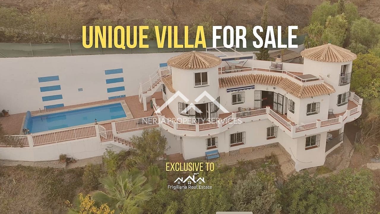 5 bedroom Villa for sale in Torrox with pool garage - € 575,000 (Ref: 7261198)
