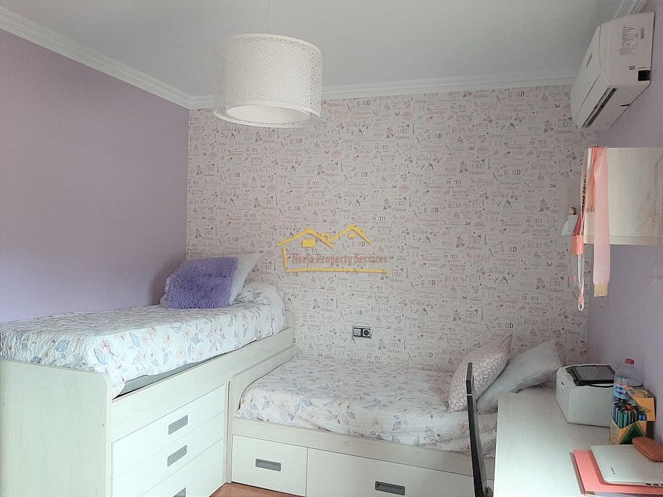 4 soveværelse Byhus til salg i Sayalonga - € 237.000 (Ref: 7277942)