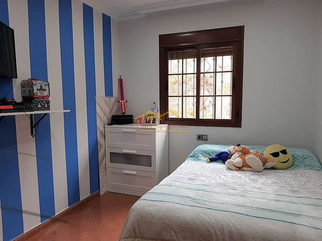 4 sovrum Hus till salu i Sayalonga - 237 000 € (Ref: 7277942)