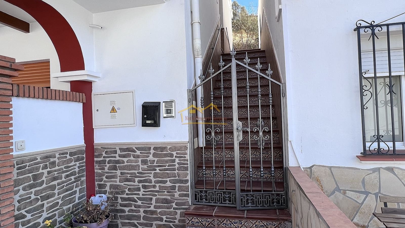 4 soveværelse Byhus til salg i Sayalonga - € 237.000 (Ref: 7277942)