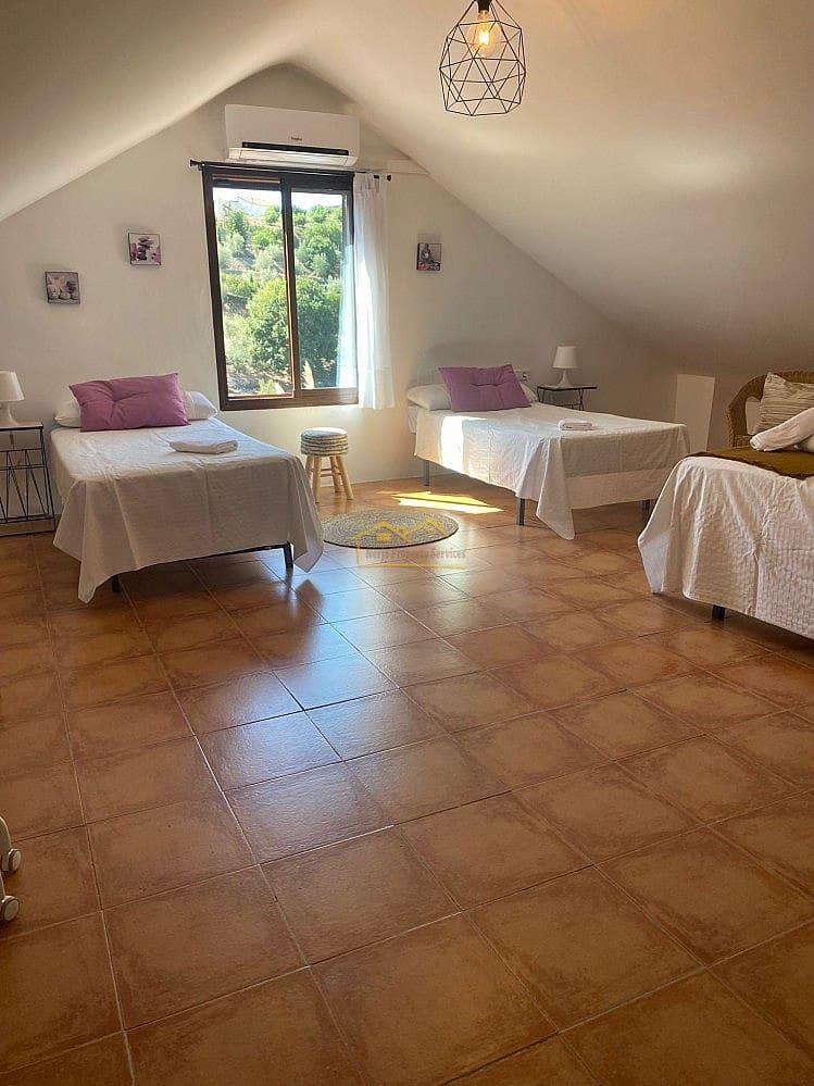 3 soverom Villa til salgs i Torrox med svømmebasseng garasje - € 400 000 (Ref: 7337938)